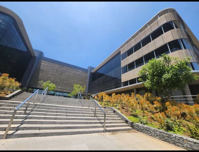 2,495M² OFFICE TO LET IN NOORDWYK